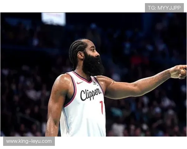 哈登挡拆对约基奇比以往更靠无球拉开提升三分威胁