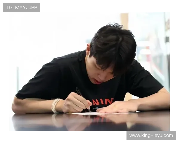 杨瀚森穿的鞋比我一个月工资还贵，这日常是演电影吗？