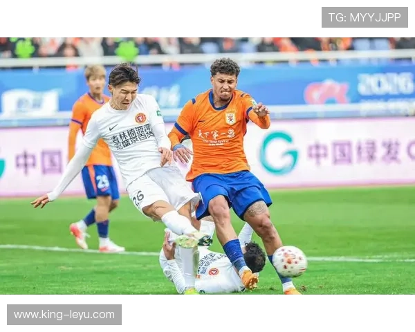 山东泰山战术困局显现，老将依赖与体系重建选择，对赛季表现造成考验