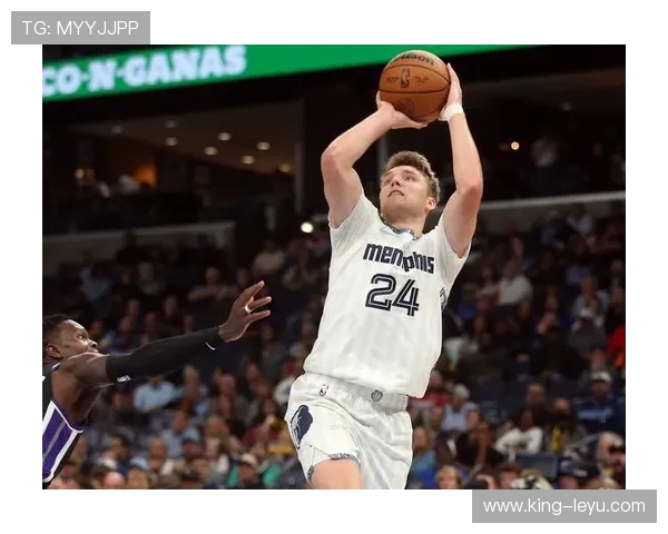 斯托贾科维奇利用挡拆提升三分命中率，拉开勇士进攻空间