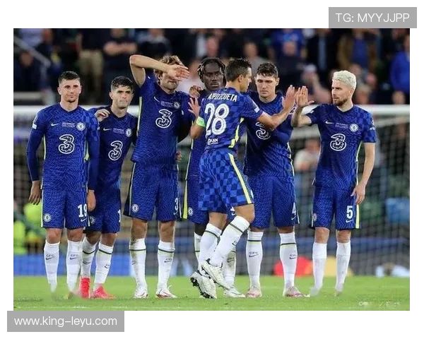 特里本赛季高位逼抢频繁，提升切尔西防线稳定性与对抗优势